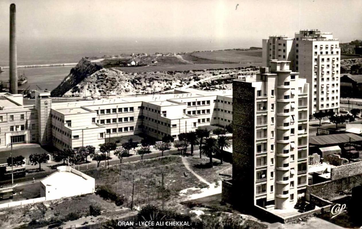 Oran - Lycee Ali Chekkal.jpg